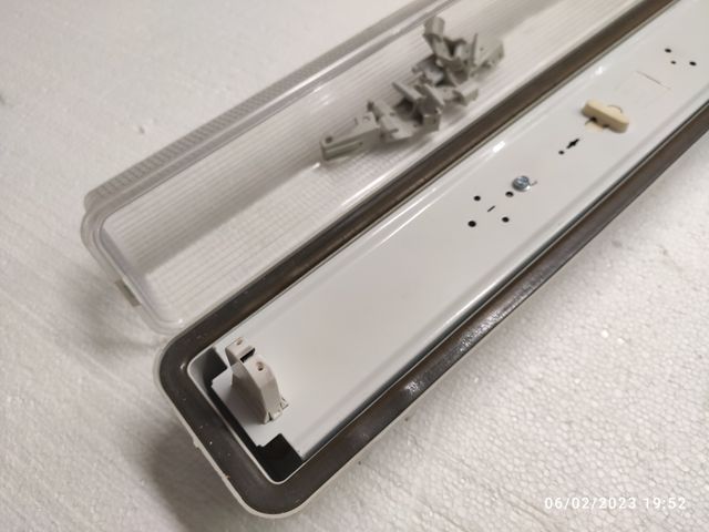 Schermo impermeabile, per tubo LED, 120 cm.