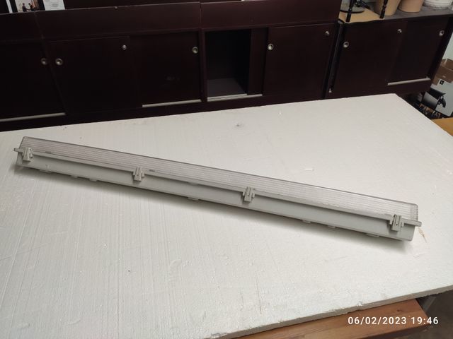 Schermo impermeabile, per tubo LED, 120 cm.