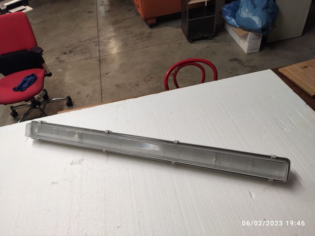 Schermo impermeabile, per tubo LED, 120 cm.