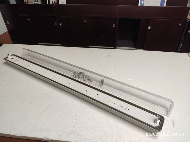 Schermo impermeabile, per tubo LED, 120 cm.