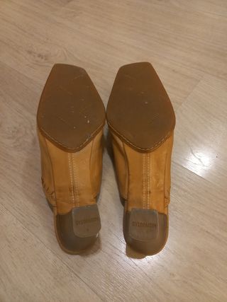 Zapato sandalia de piel con tacón 39