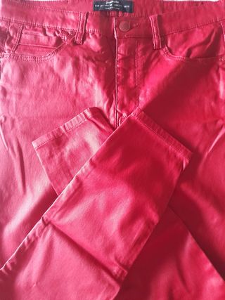 PANTALÓN EFECTO CUERO