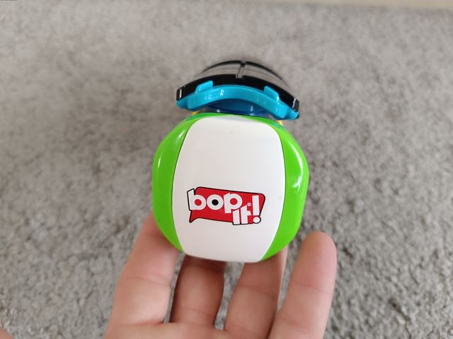 Juego electrónico portátil Tetris Bop It