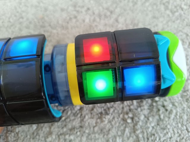 Juego electrónico portátil Tetris Bop It