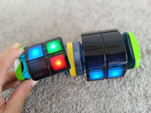 Juego electrónico portátil Tetris Bop It