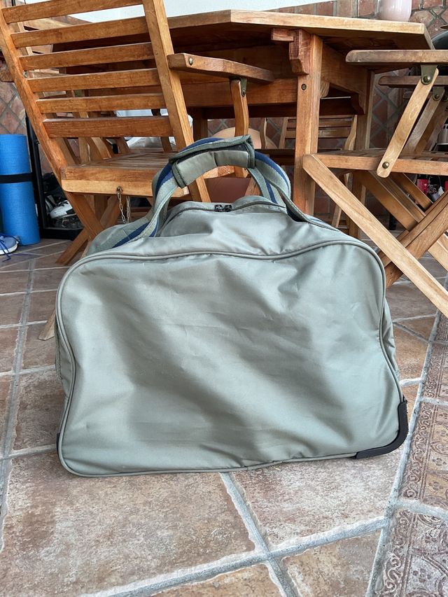 Maleta de viaje con ruedas 