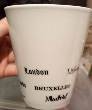 Tazas desayuno con posavasos de pizarra