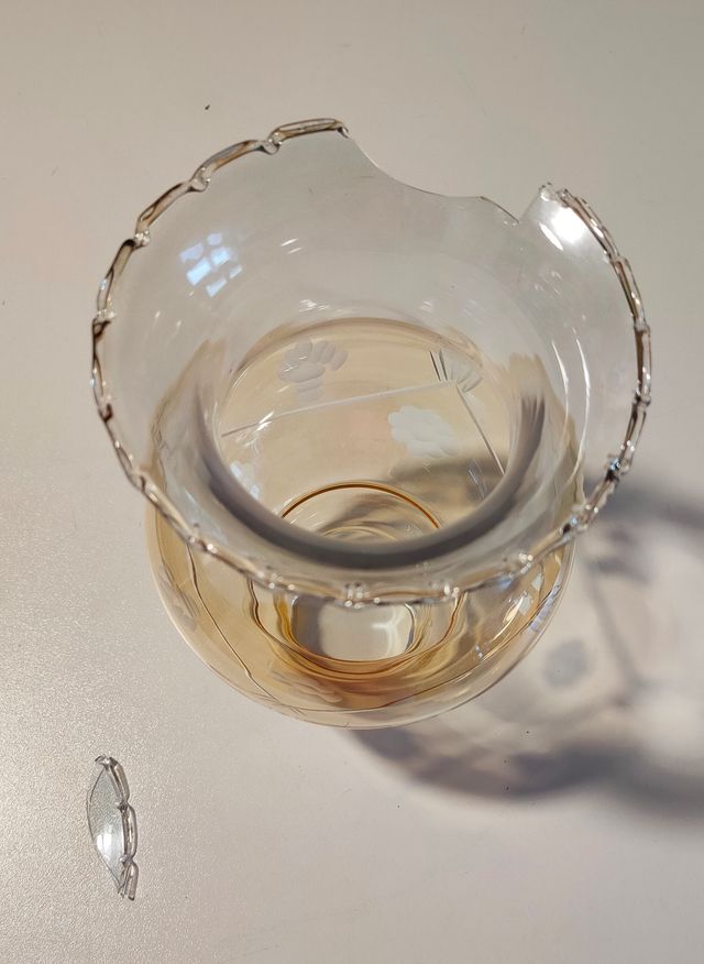 Paralume antico in vetro