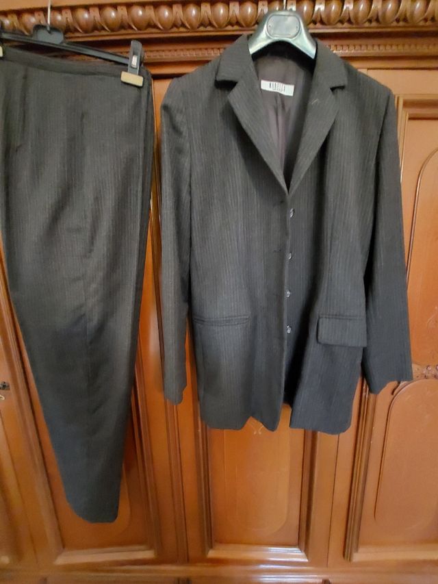 Tailleur pantaloni donna in lana Marella