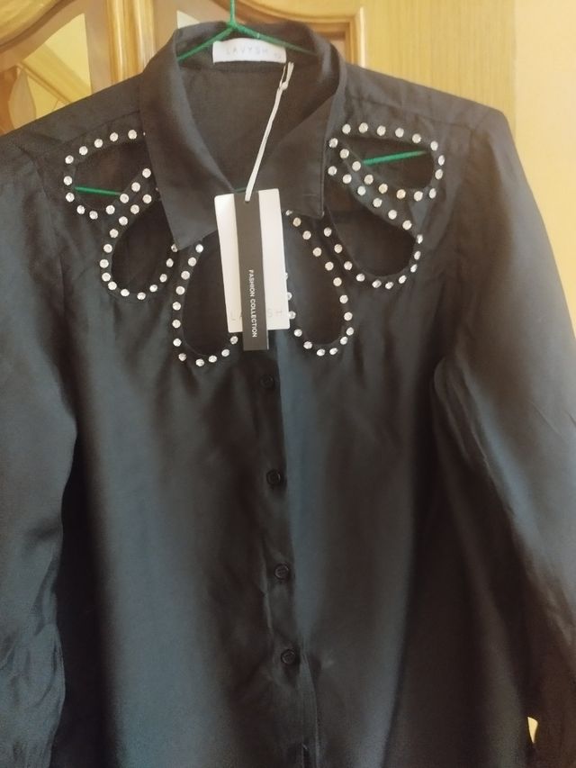 Camisa con brillantes