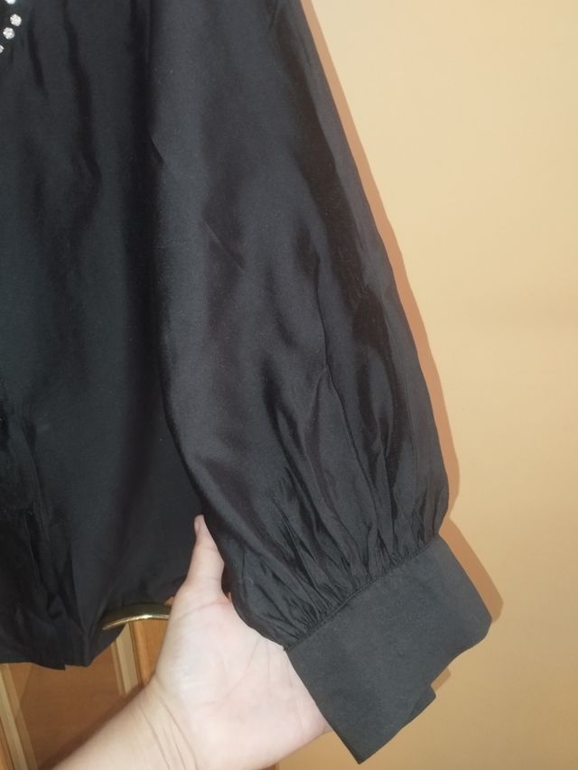 Camisa con brillantes