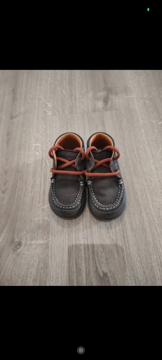 Zapatos de bebé color marrón de Geox