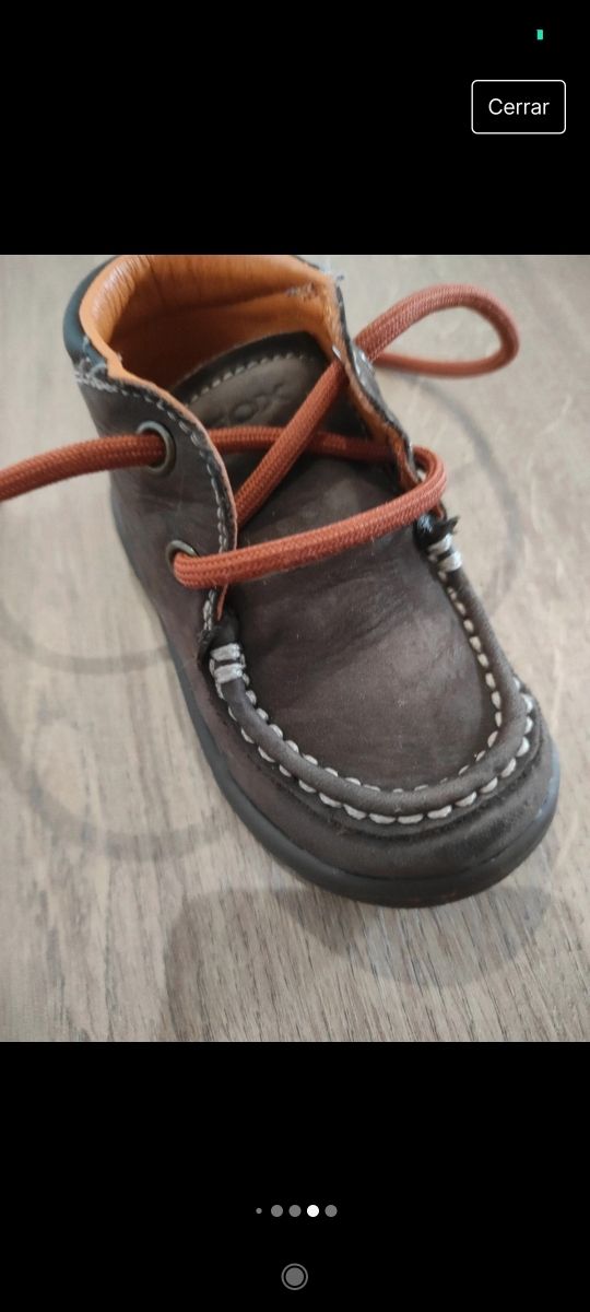 Zapatos de bebé color marrón de Geox