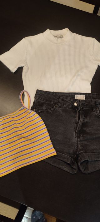 Lote pantalón, top y camiseta.