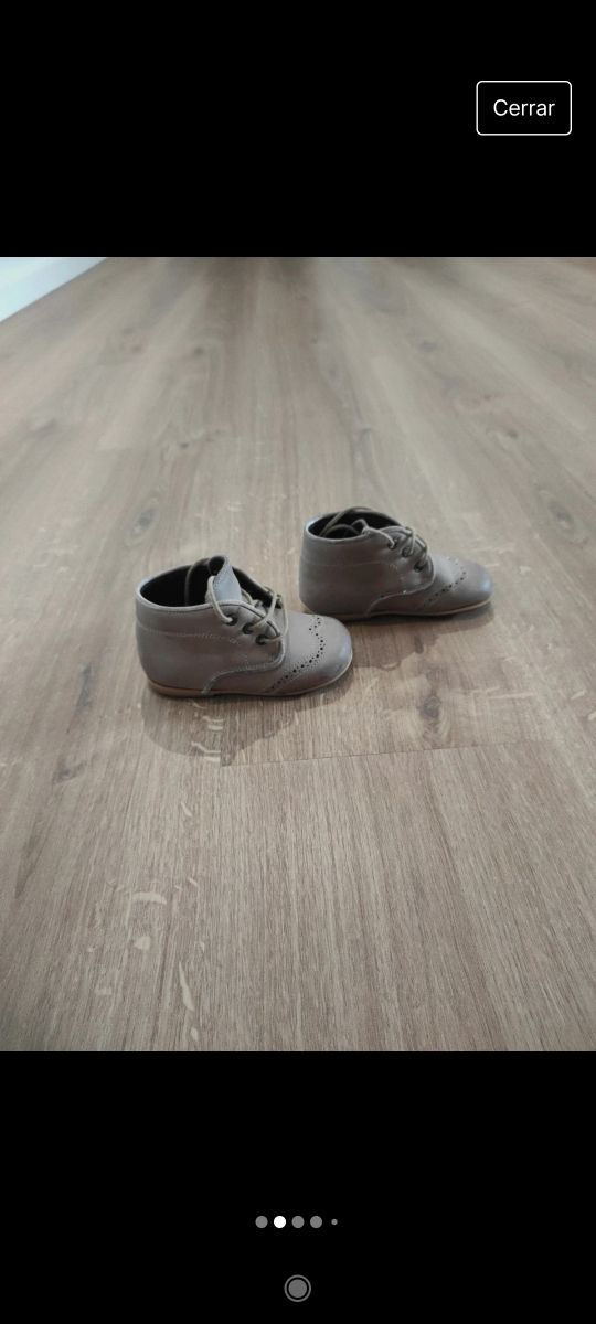 Zapatos de bebé color tostado de Esdori . Talla 21