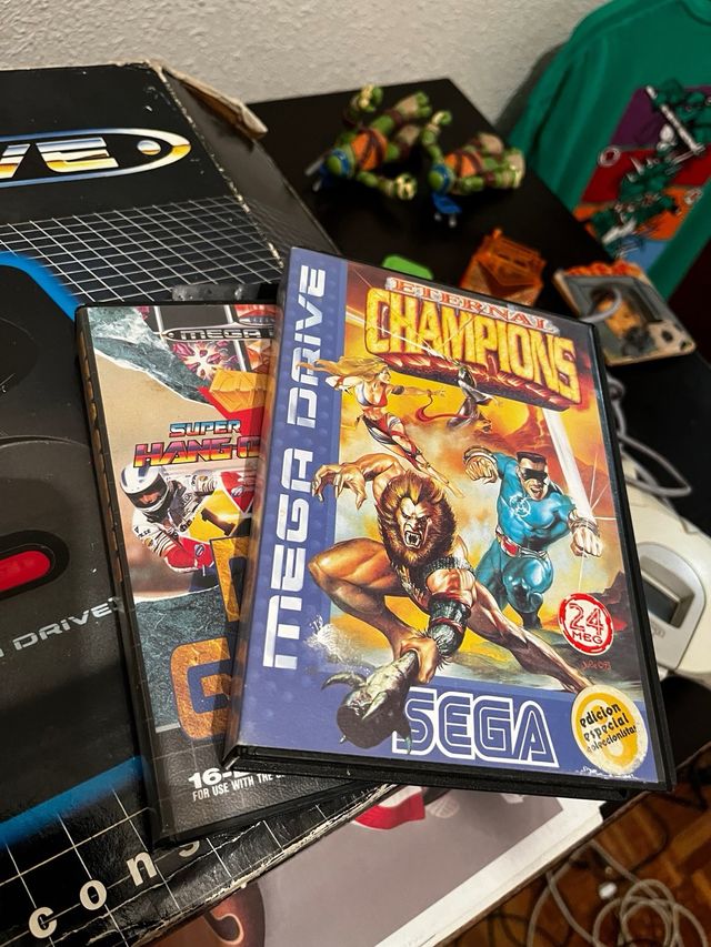 Sega Mega Drive II con caja + juegos