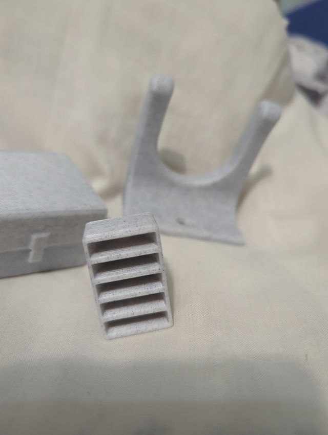 Cajas para Púas + Sujetor Pared Guitarra