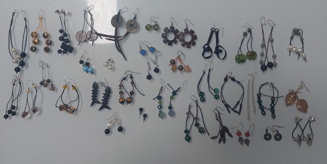 Lote 35 pares de pendientes