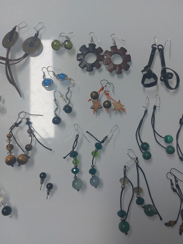 Lote 35 pares de pendientes