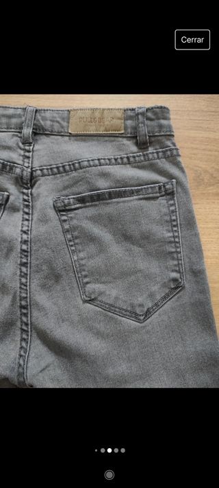 Pantalón vaquero gris de Pull and Bear