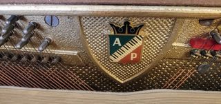 PETROF Piano P115
