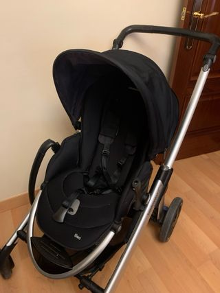 Carrito de bebe BEBE CONFORT y cuna de madera
