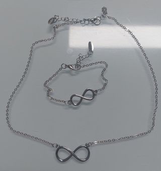 Colgante y pulsera infinito