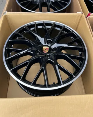 Llantas Panamera GTS 971 21" originales