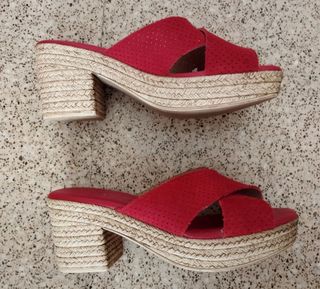 Zuecos de piel de Marietta's