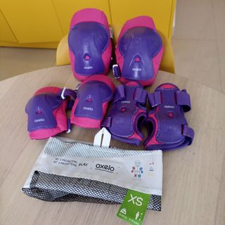 Patines , protecciones y casco