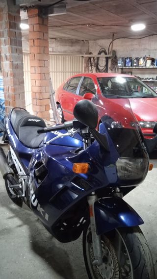Suzuki gsx 750 F