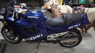 Suzuki gsx 750 F
