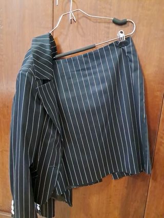 Completo giacca e gonna gessato