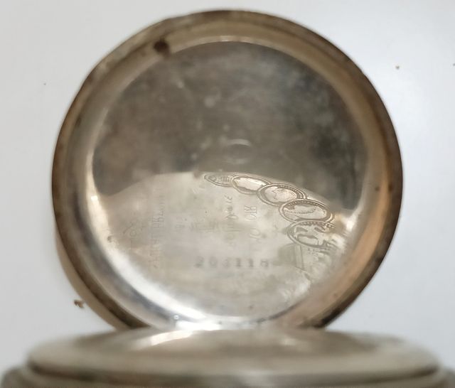 Ultimo precio Reloj Remontoir Los cuatro hermanos