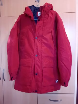 Abrigo jack&Jones rojo talla XL 