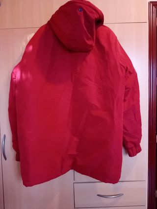 Abrigo jack&Jones rojo talla XL 