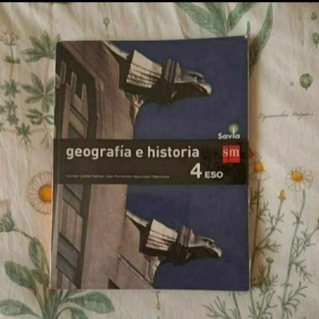Libro de geografía  e historia 4° eso