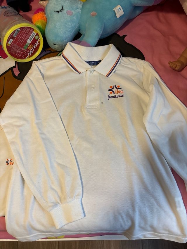 Polito y camiseta jesuitina