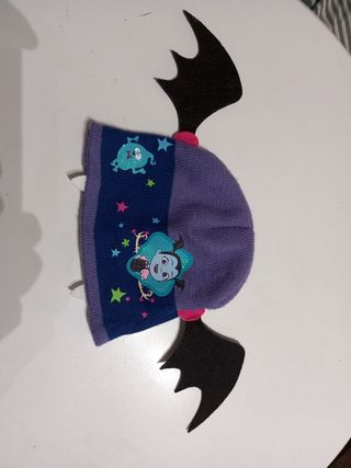 Gorro Vampirina.