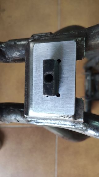 Chasís Yamaha SR 250 modificado con papeles