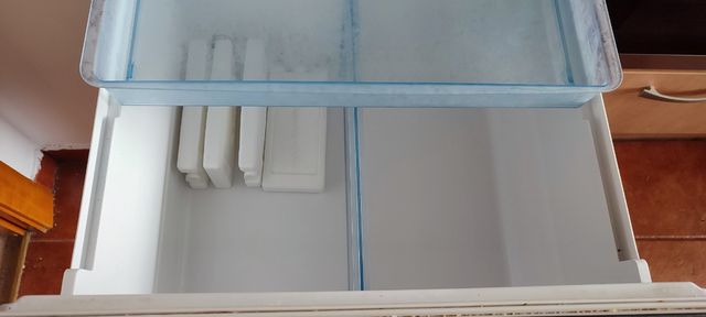 Cajones y estanterías nevera Haier