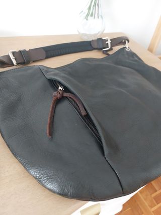 Bolso de piel auténtica. OPORTUNIDAD