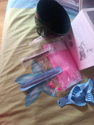 Articulador mestra ,Prótesis dental cera,taza.

