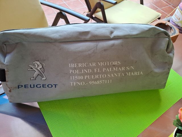 Triángulos emergencias coche