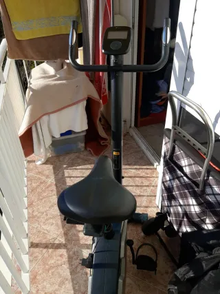 Bicicleta estática Domyos essential 06