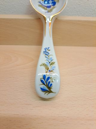 Cucchiaio di porcellana souvenir ucraino
