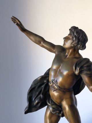 Escultura de calamina antigua Picault.