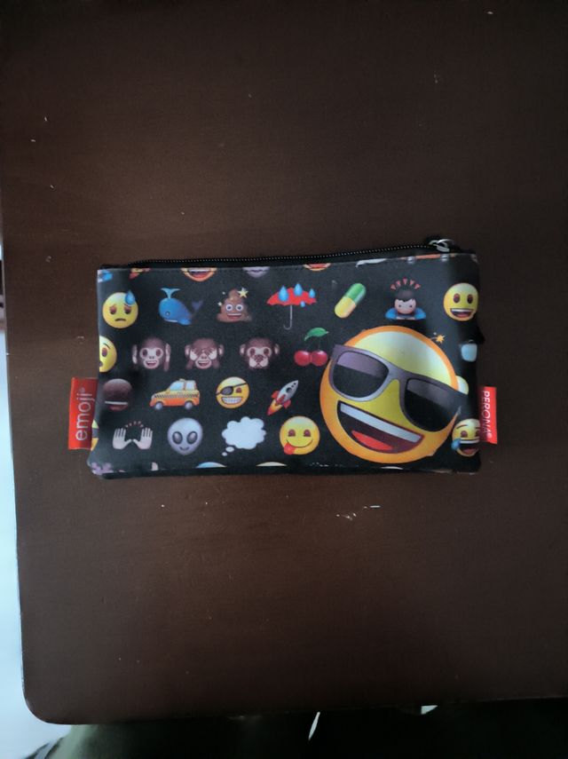 Estuche emoji 