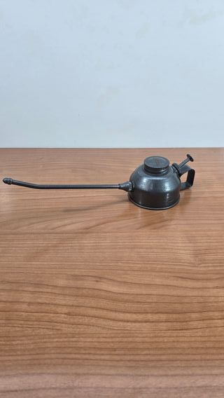 ACEITERA ANTIGUA DE CHRISLER