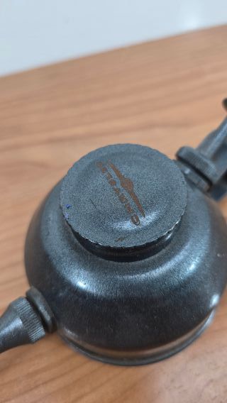 ACEITERA ANTIGUA DE CHRISLER